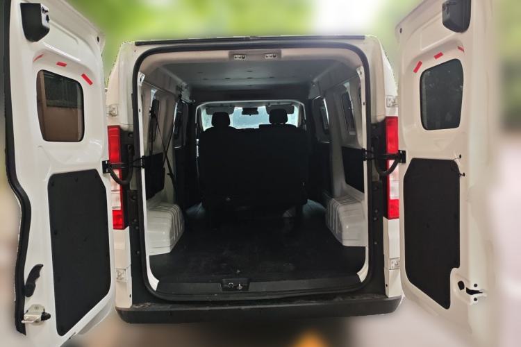 Used Ruichi EC75 2025 Model Passenger Vehicle Smart Driving Ultra-Charging Edition, Pioneer Type I, 52.16 kWh
