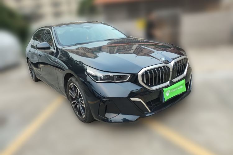 Used BMW 5 Series 2025 530Li Leading Model M Sport Package Front Right 45 Deg