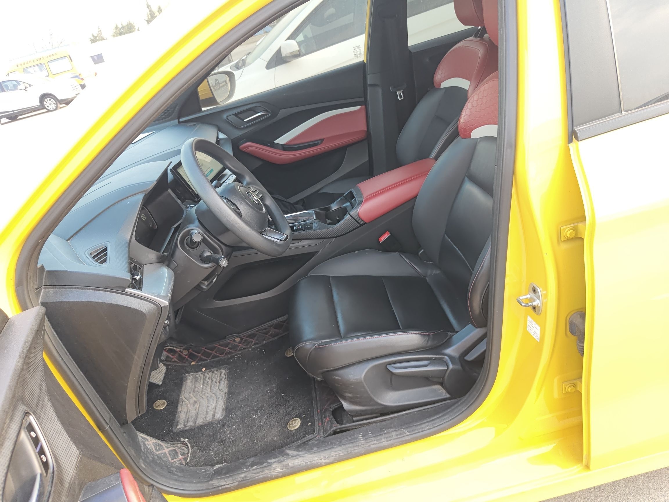 Переднее сиденье в автомобиле