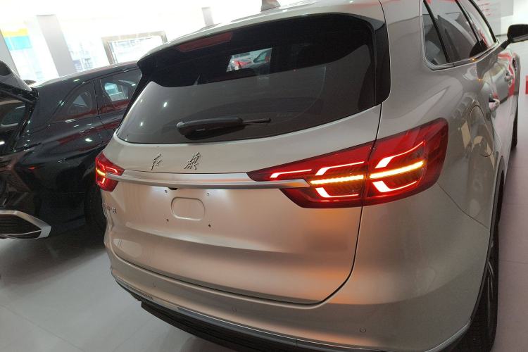 Used Hongqi HS5 2022 Revised Version 2.0T Smart Connect Flagship Edition
