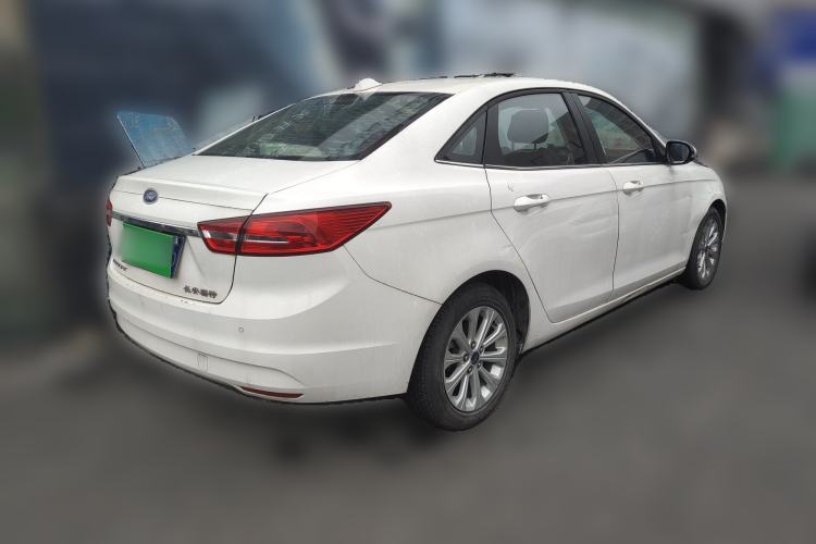 Used Ford Escort 2015 1.5L Automatic Fashion Model
