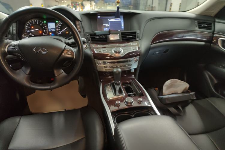 Used Infiniti Q70 2019 Q70L 2.0T Elite Plus Version
