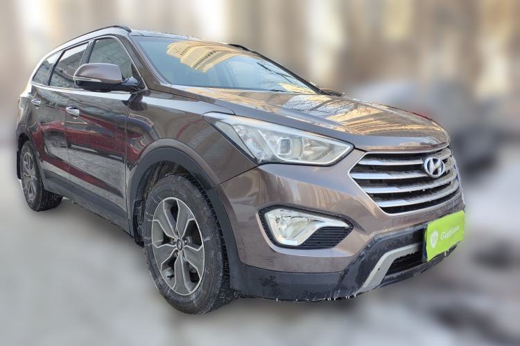 Used Hyundai Grand SantaFe 2013 3.0L 7-Seater Four-Wheel-Drive Comfort Edition Front Right 45 Deg