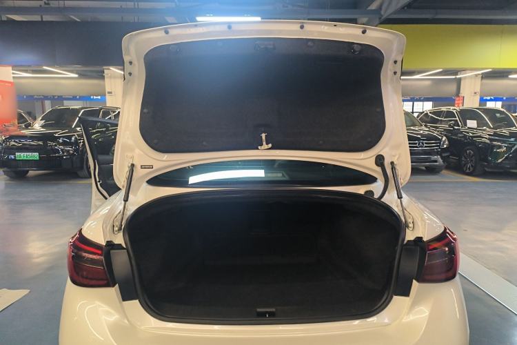 Used Infiniti Q50L 2018 2.0T Comfort Edition China VI Standard Trunk