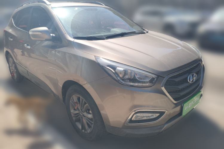 Used Hyundai ix35 2015 2.0L Automatic 2WD Smart Version China V Standard Front Right 45 Deg
