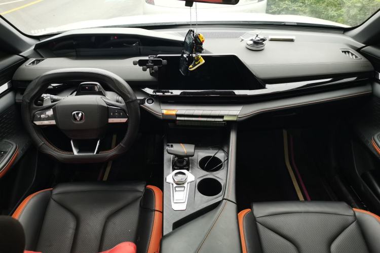 Used CHANGAN UNI-V 2023 1.5T Prestige Model
