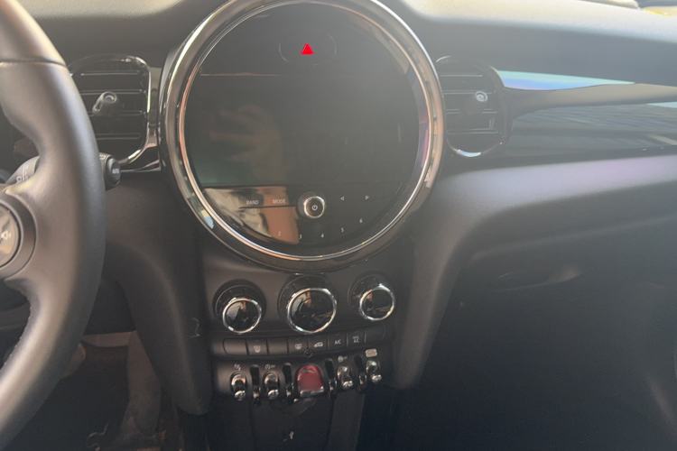 Used MINI 2022 1.5T COOPER Artist