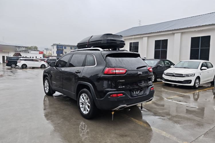 Used Jeep Cherokee 2016 2.4L Professional Smart Version Exterior 3