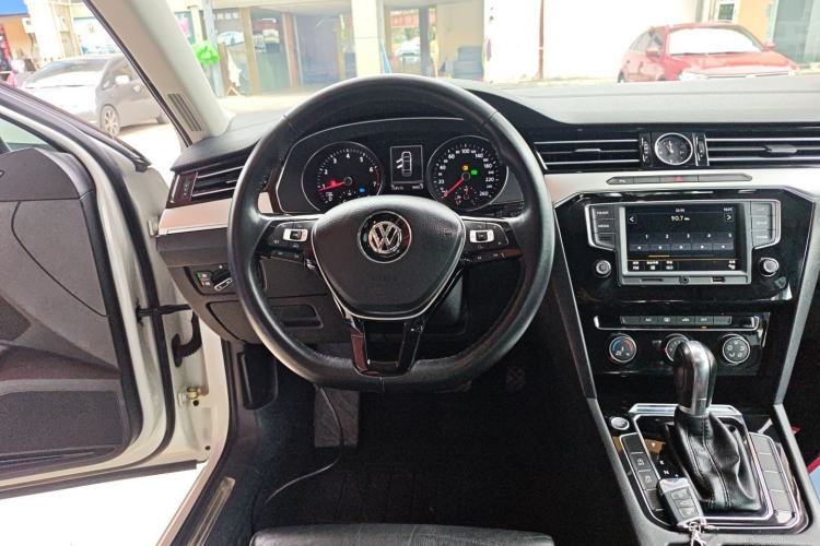 Used Volkswagen Magotan 2017 330TSI DSG Leading Model