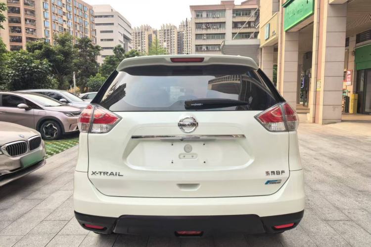 Used Nissan X-Trail 2014 2.5L CVT Luxury Edition 4WD Exterior 5