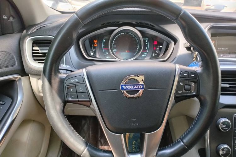 Used Volvo V40 2014 2.0T Zhiya Edition