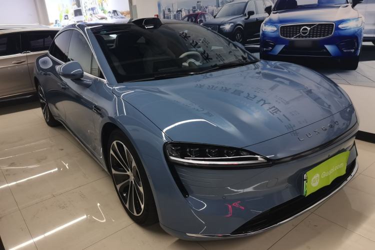 Used Hima Luxeed S7 2025 855 km Max Front Right 45 Deg