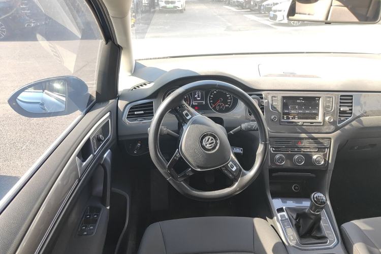 Used Volkswagen Golf Sportsvan 2016 230TSI Manual Entry-Level Trim