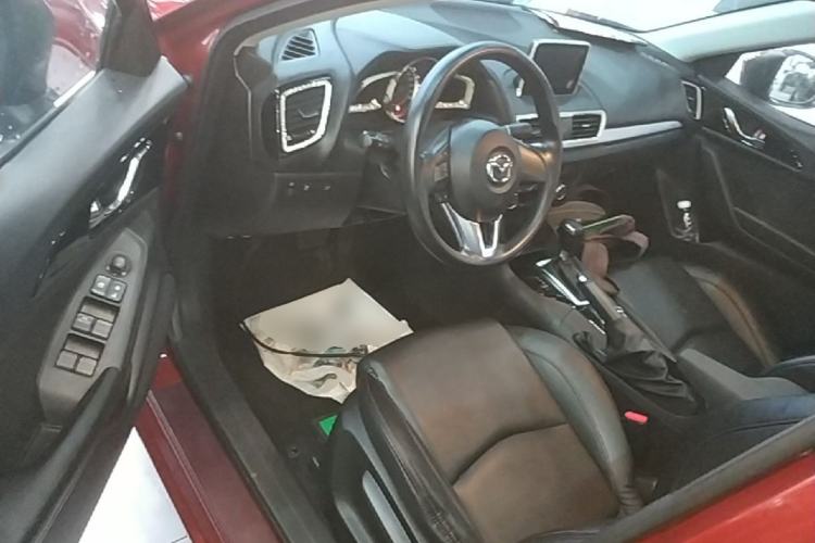 Used Mazda 3 Axela 2016 Sedan 1.5L Automatic Luxury Model
