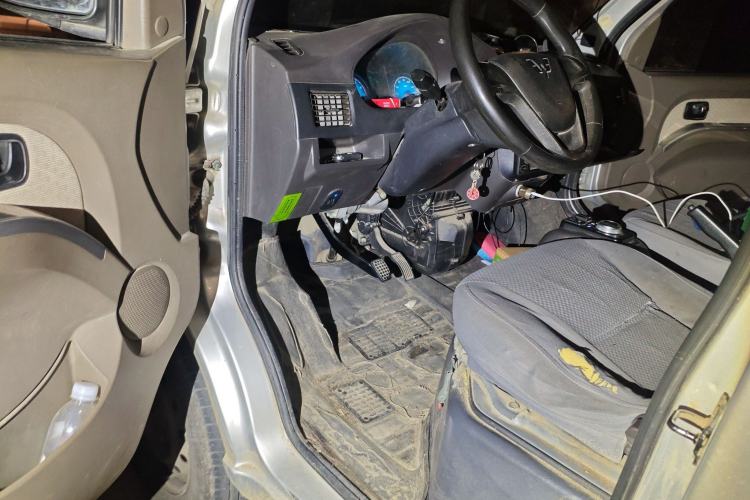 Used Wuling EV50 2021 Van Logistics Vehicle Lishen 41.6kWh Tongyu Electric Control System
