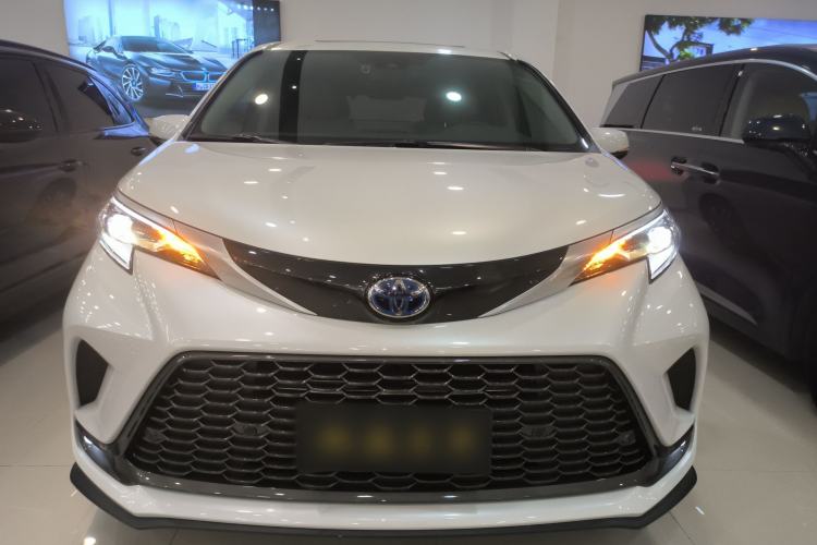 Used Toyota Granvia 2023 2.5L Hybrid Luxury Edition