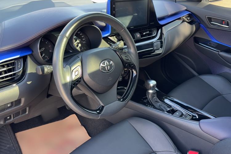 Used Toyota IZOA 2020 2.0L Yichi Version
