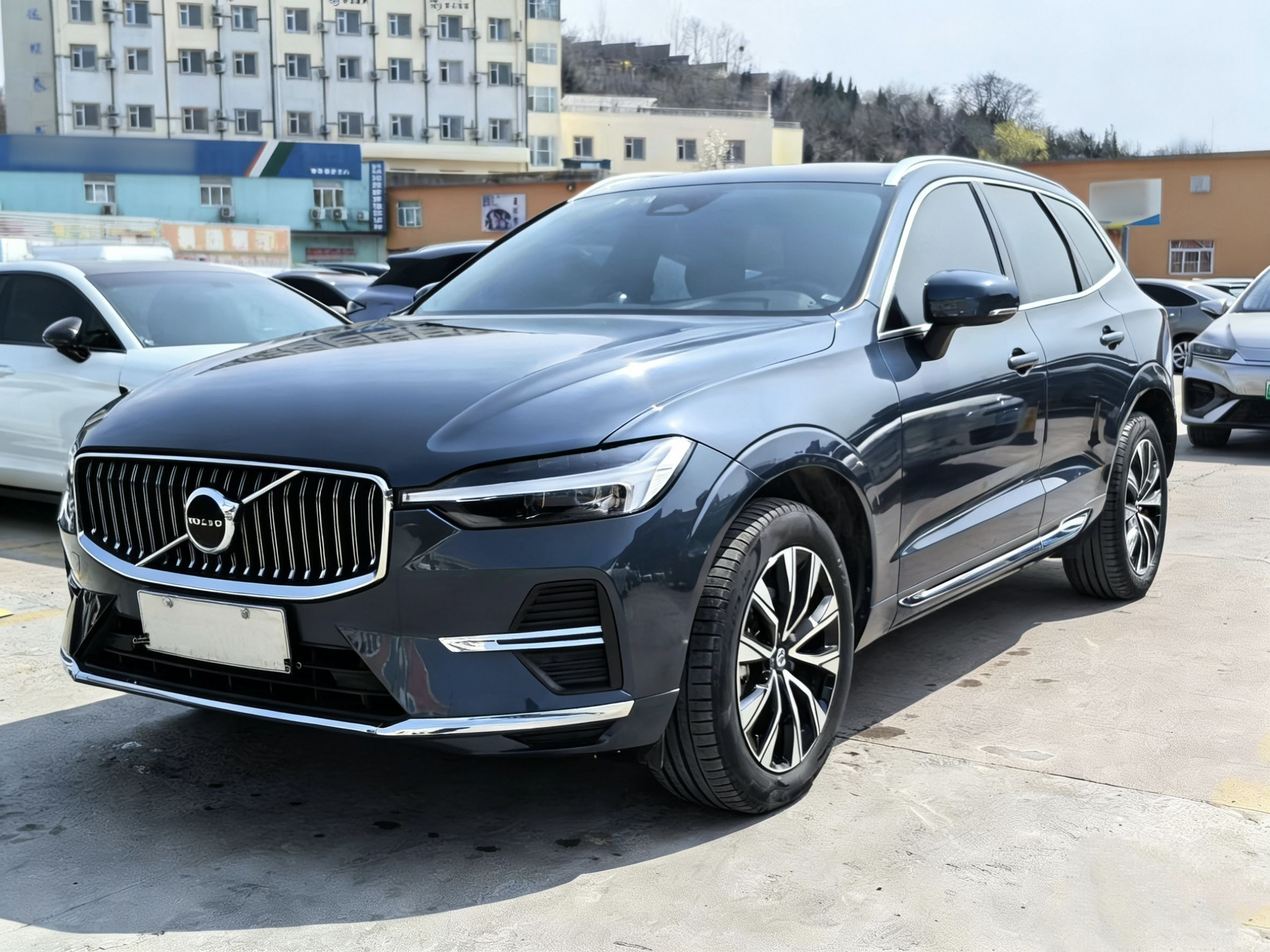 Под передней частью автомобиля