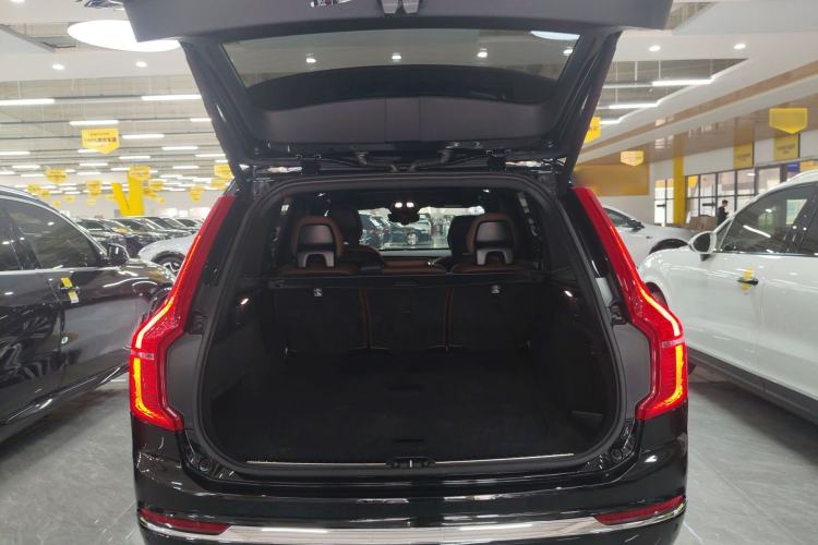 Used Volvo XC90 2024 B5 SmartDrive Luxury Edition 5 Seats