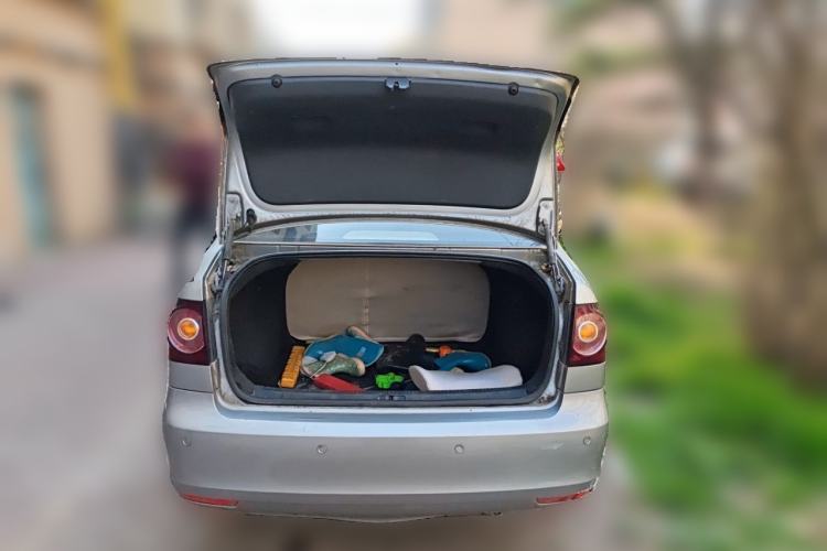 Used Volkswagen Polo 2011 Jingqu 1.4L Manual Shishang Edition Trunk