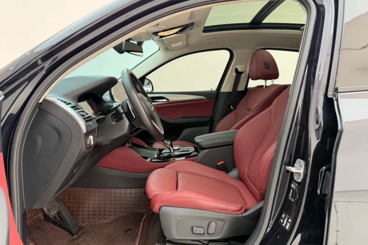 Used BMW X4 2022 xDrive 25i M Sport Package Left Front Seat