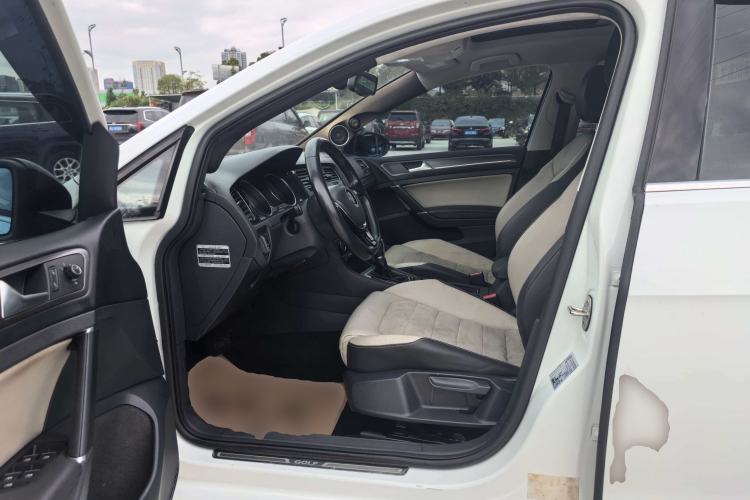 Used Volkswagen Golf 2017 230TSI Automatic Luxury Million-Vehicle Commemorative Edition