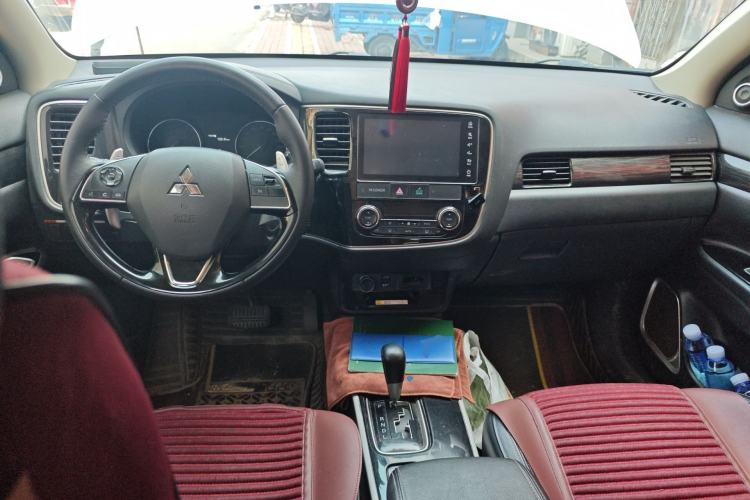 Used Mitsubishi Outlander 2019 2.4L 4x4 Zhi Xiang Edition 5 Seats China VI Standard
