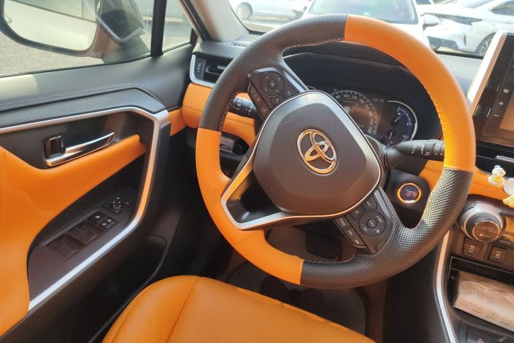 Used Toyota RAV4 2020 Dual-Engine 2.5L E-CVT 4x4 Elite PLUS Edition Steering Wheel