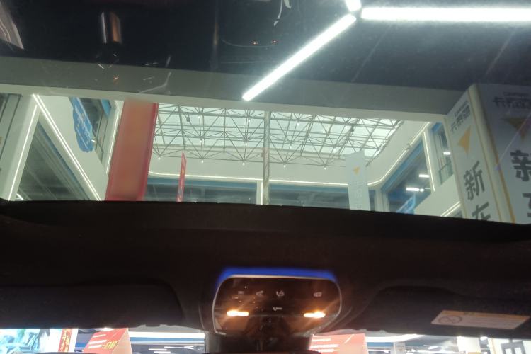 Used Mercedes-Benz GLC 2023 Facelift GLC 260 L 4MATIC Luxury Version 7-Seater
