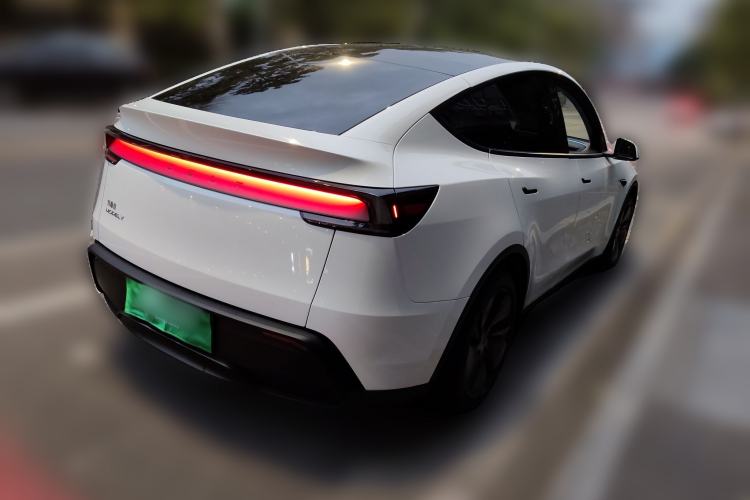 Used Tesla Model Y 2025 Rear-Wheel-Drive Version
