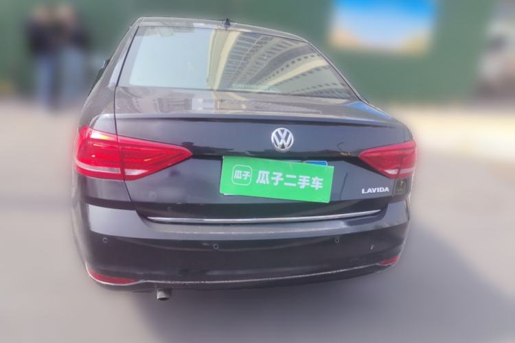 Used Volkswagen Lavida 2015 1.6L Manual Comfort Edition
