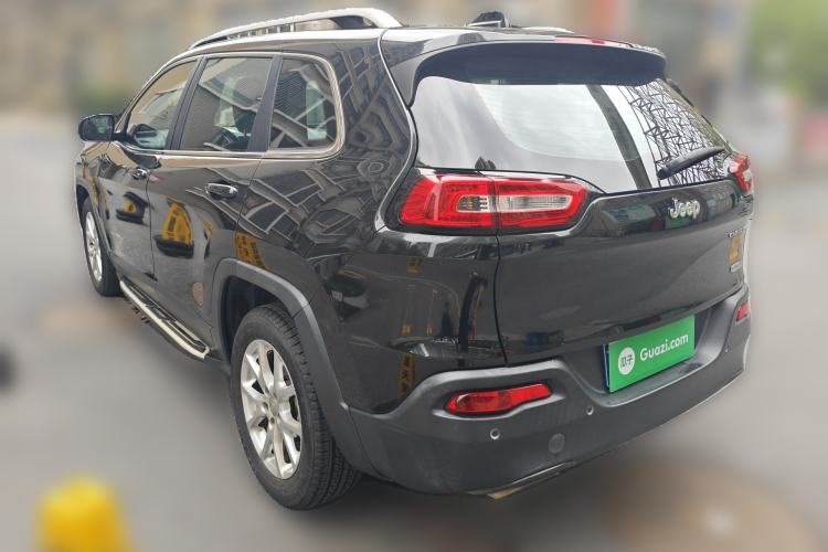 Used Jeep Cherokee 2016 2.4L Leading Edition
