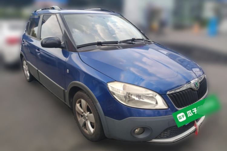 Used Skoda Fabia 2012 1.6L Scout Front Right 45 Deg