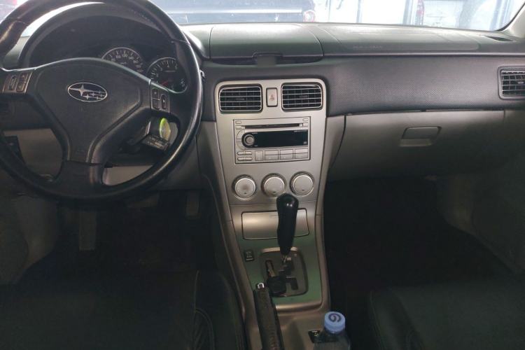 Used Subaru Forester 2007 2.0X AT Center Console