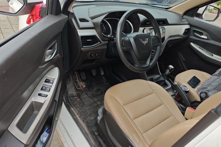 Used Wuling Hongguang 2018 1.5L S Comfort Model L2B
