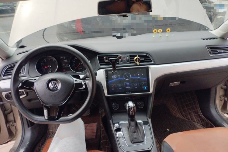 Used Volkswagen Lamando 2015 230TSI DSG Fashion Edition
