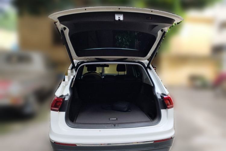 Used Volkswagen Tiguan L 2017 330TSI Automatic Two-Wheel Drive Flagship Edition Trunk