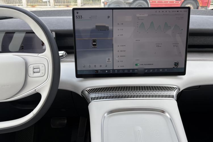 Used XPeng X9 2024 702 Ultra-Long Range Max
