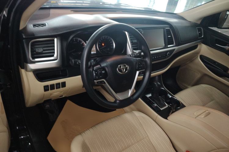 Used Toyota Highlander 2018 2.0T Four-Wheel Drive Elite Edition 7 Seats China VI Standard Center Console