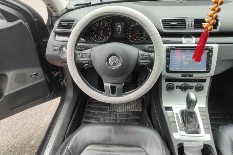 Used Volkswagen Magotan 2013 2.0 TSI Luxury Model Steering Wheel