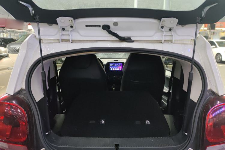 Used Roewe Clever 2021 302 km New Four-Seater Super-Efficient Version