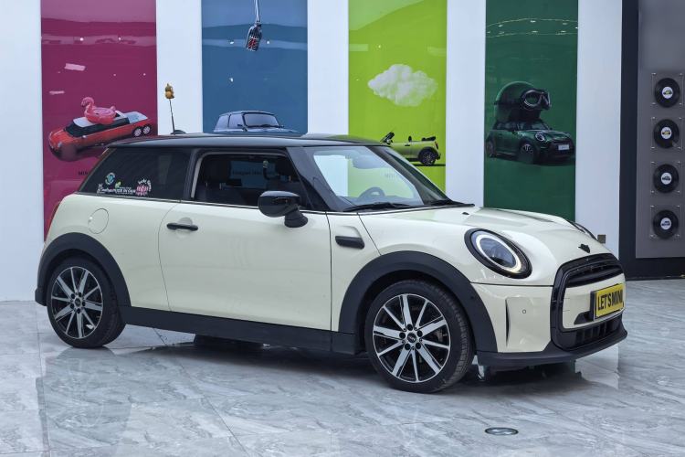 Used MINI MINI 2023 1.5T COOPER Artist
