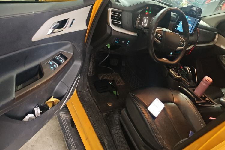 Used JMC Yuhu 7 2022 2.0T Automatic Diesel Two-Wheel Drive Comfort Plus Long Wheelbase Driver Seat