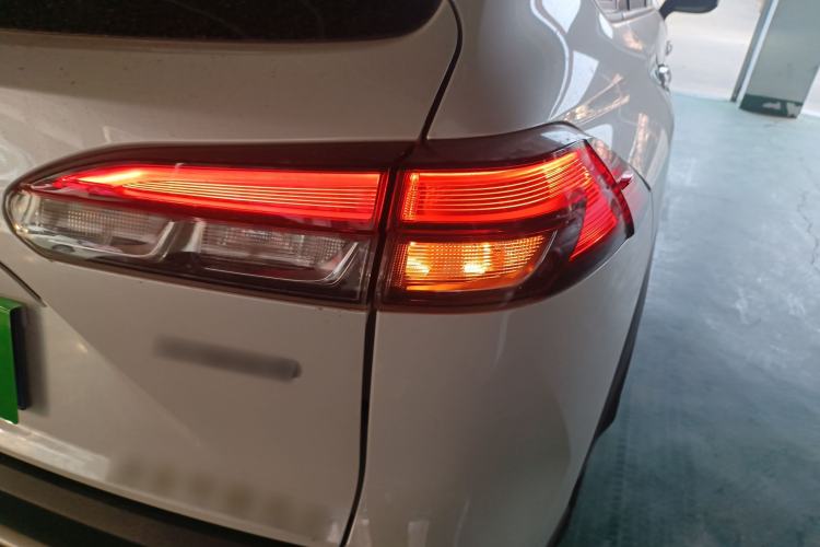 Used Toyota FRONTLANDER 2023 2.0L Smart Electric Hybrid Dual-Engine Deluxe Version Right Rear Taillight