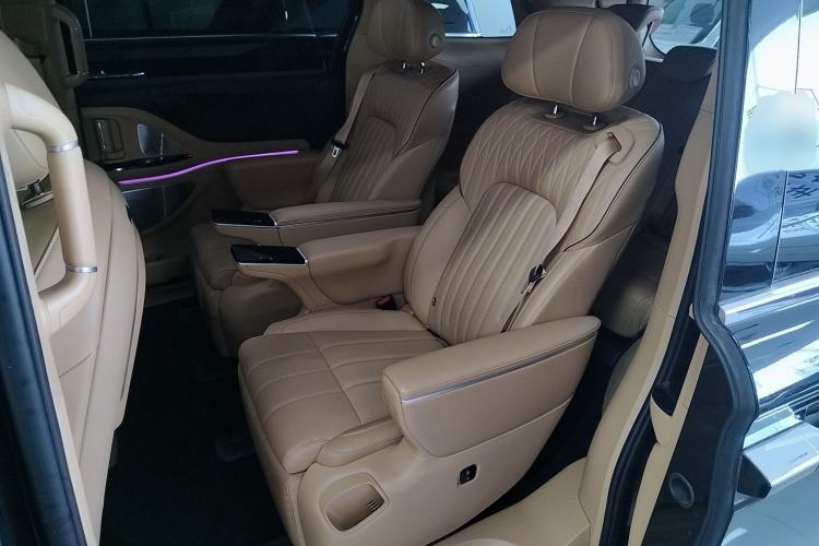 Used VOYAH Dream 2025 PHEV Four-Wheel-Drive Flagship Kunpeng Edition Left Rear Seat