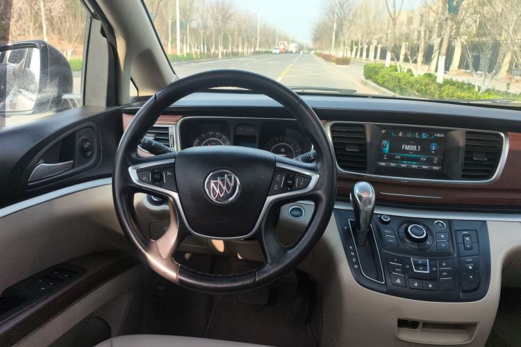 Used Buick GL8 2018 28T Luxury Model China VI Standard
