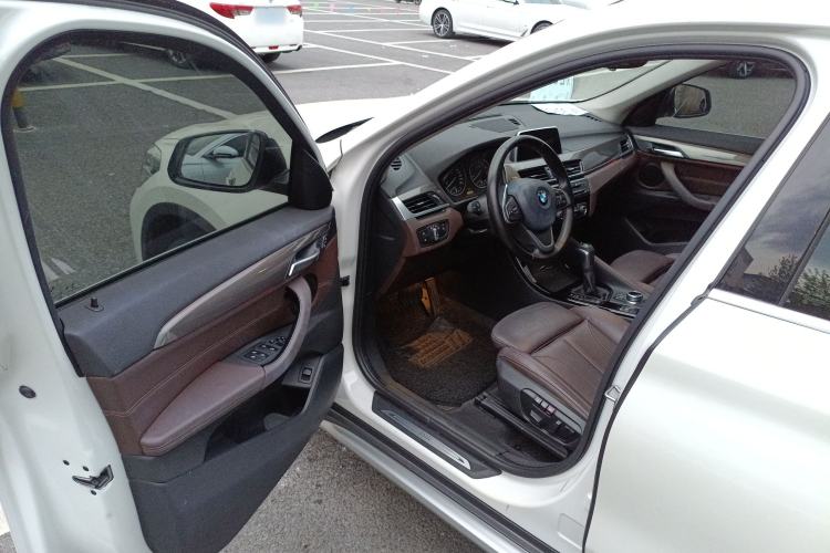 Used BMW X1 2018 xDrive20Li Luxury Edition Driver Seat