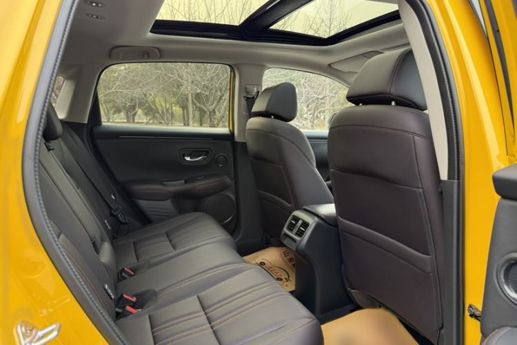 Used Honda ZR-V 2022 1.5T CVT Deluxe Edition Interior 5