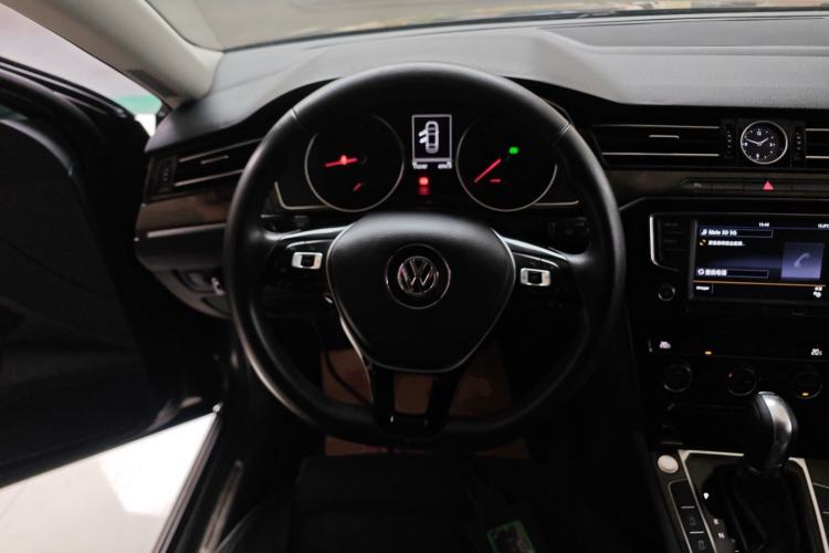 Used Volkswagen Magotan 2017 330TSI DSG Luxury Model
