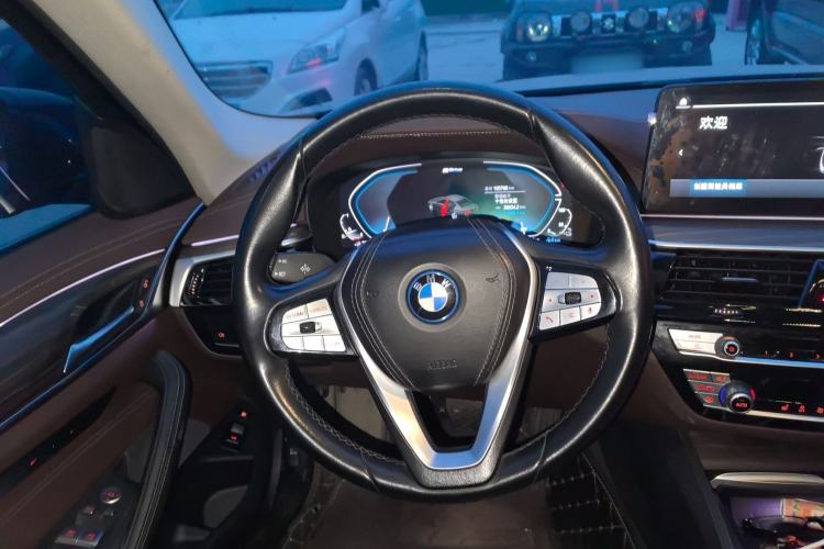 Used BMW 5 Series New Energy 2022 535Le Luxury Package
